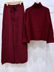 Chiquease 2件組女款針織套裝，米白色羅紋半高領長袖毛衣與杏色長褲，優雅休閒秋冬居家極簡風 - 酒紅色 - 查看 3