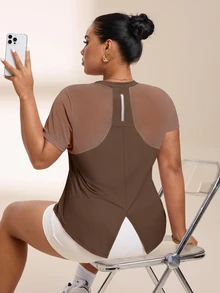 SHEIN Rhythm Era Kaos Olahraga Fashion Wanita Ukuran Besar dengan Leher Bulat dan Lengan Pendek Model Raglan - Coffee Brown - View 8