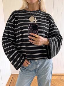SHEIN EZwear 海外大尺碼黑色條紋印花圓領長袖T恤上衣，適合日常通勤、聚會、秋冬夏季、聖誕節、新年、感恩節、派對、婚禮、海灘、畢業典禮、優雅、外出、約會、通勤、情人節、度假、Y2K - 彩色 - 查看 4