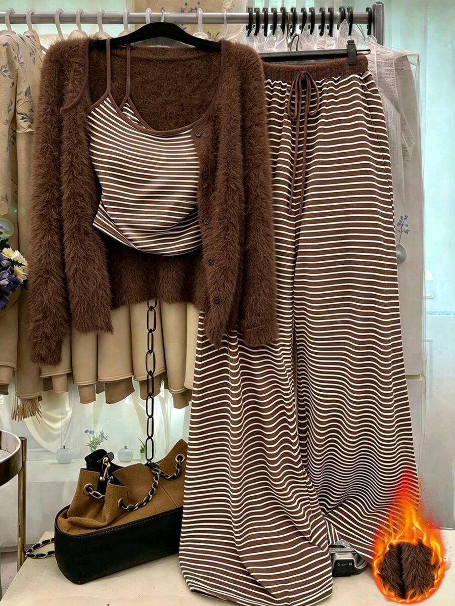 SHEIN طقم نسائي 3 قطع: كارديجان محبوك بلون سادة مع إغلاق بأزرار أمامية، كاميسول مخطط بقصة ضيقة مع تفاصيل رباط، وبنطلون أنيق كاجوال للتنقل اليومي والخروجات - بني - مشاهدة 1
