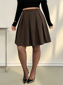 SHEIN CURVE+ تنورة كاجوال مطوية بخصر عالي بلون موحد للنساء مقاس كبير للخريف - الأسود - مشاهدة 5