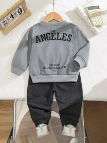 SHEIN 2件組幼兒男孩運動衫長褲套裝 學院風灰色炭灰色字母印花 羅紋長袖圓領 生日派對秋季寬鬆大哥哥街頭風 - 灰色 - 查看 2