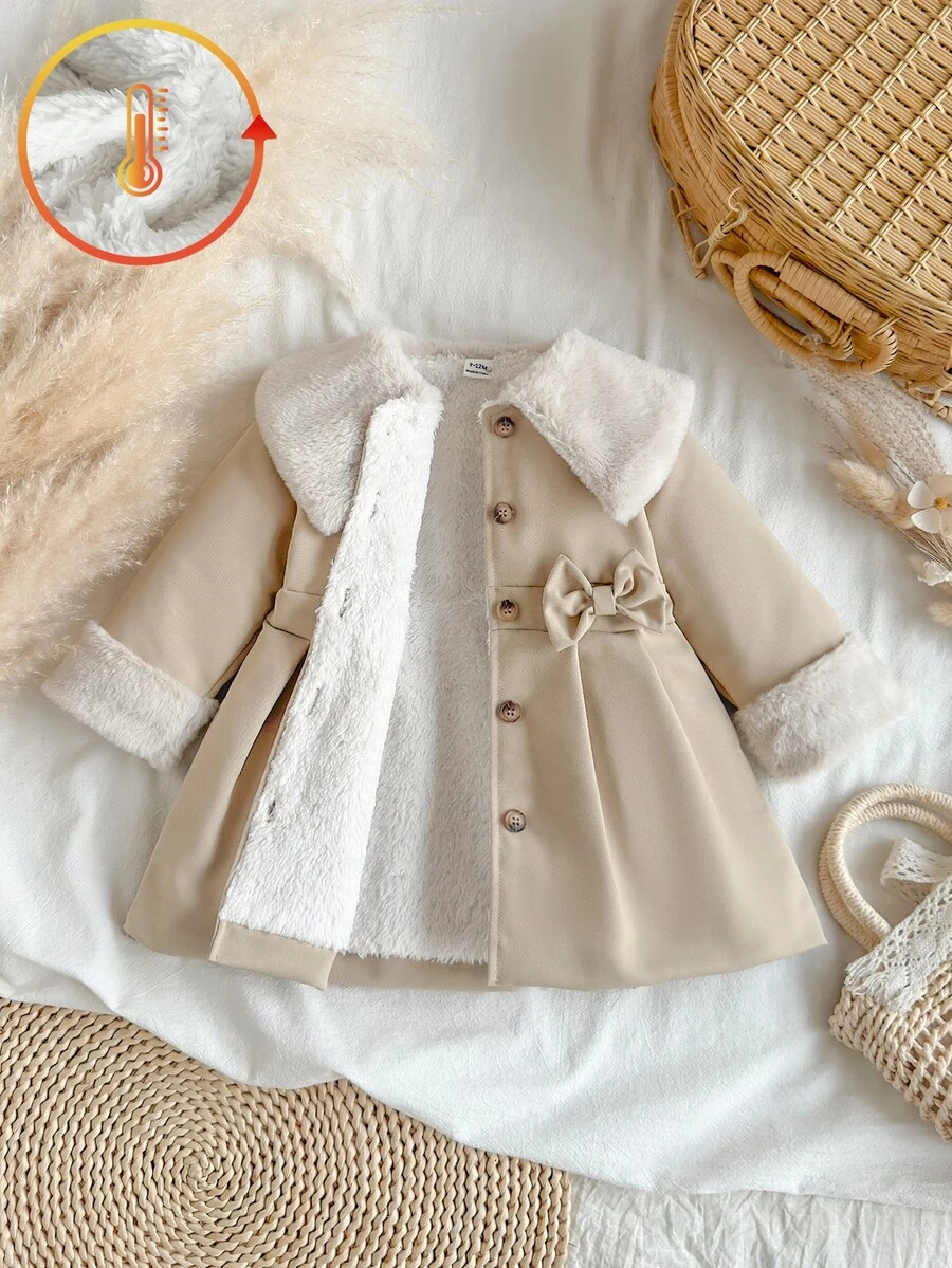 SHEIN Vintaside Kids 女嬰卡其色冬季優雅生日毛茸茸領口3D蝴蝶結洋裝外套 素色A字版型夾克 附毛絨領與袖口 小公主風 - 卡其色 - 查看 1