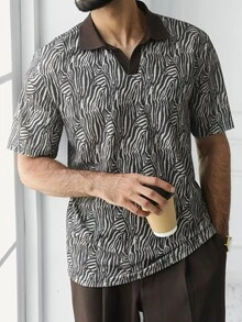 HUEFORM 男士 Old Money 風棕色領口對比豹紋圖案 Polo 衫，適合時尚穿搭與外出 - 彩色 - 查看 7