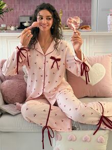 SweetSlumber طقم بيجامة نسائي حلو بأسلوب INS للبنات بتصميم كتل لونية وطبعة كرز مربعات مع فيونكة ربط وفتحة وكشكشة منفوخة - متعدد الألوان - مشاهدة 5