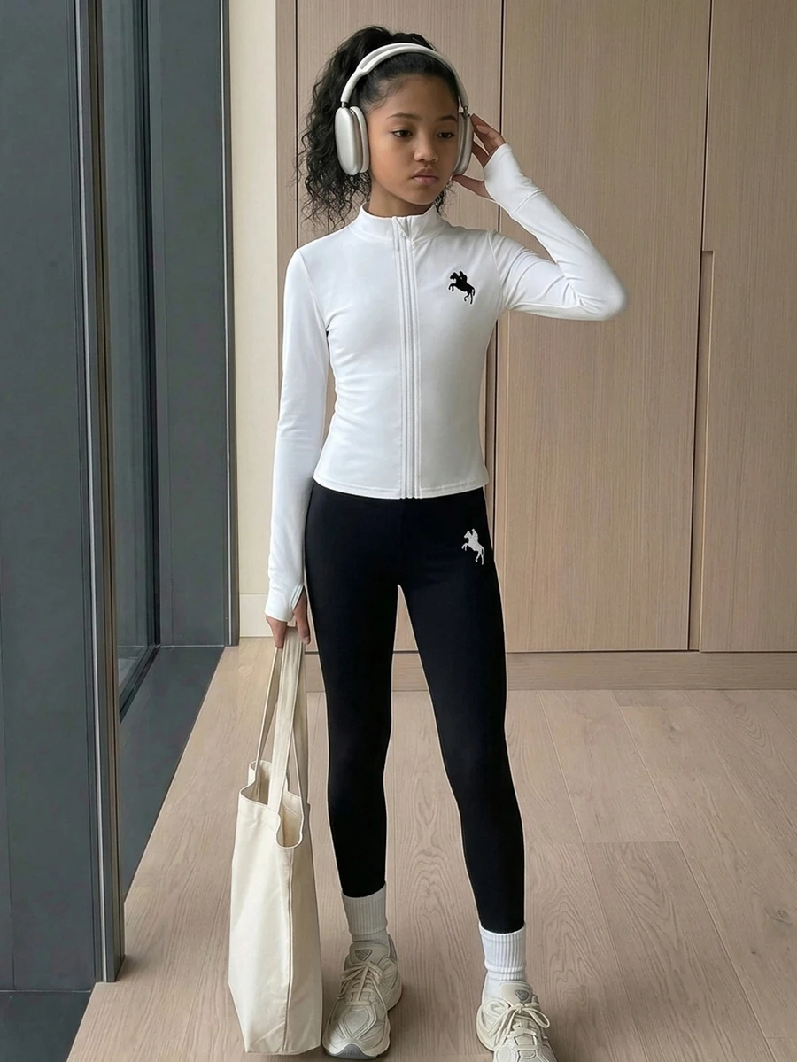 SHEIN 青少年女孩騎士印花拉鍊白色夾克與黑色運動緊身褲 2件套運動套裝 - 黑與白 - 查看 1