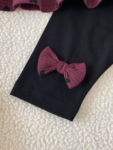SHEIN 新生兒秋冬酒紅色軟萌風愛心印花黑色蝴蝶結裝飾針織長袖套頭上衣搭配黑色蝴蝶結裝飾修身棉混紡長褲 2件套，適合外出、休閒、運動、聖誕派對 - 彩色 - 查看 12