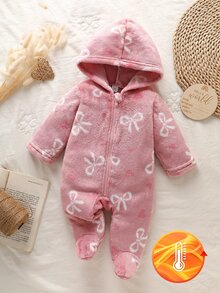 SHEIN Vintaside Kids 1件女嬰連帽連身連腳褲，可愛甜美粉白毛絨加厚長袖蝴蝶結印花公主款，冬季節日拉鍊式 - 粉色 - 查看 6