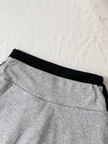 SHEIN 女童 2 件組灰色/黑色裙子與短褲套裝，純色針織 A 字裙附內層短褲，適合學校、運動與日常穿著 - 彩色 - 查看 3