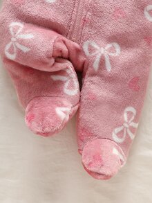 SHEIN Vintaside Kids 1件女嬰連帽連身連腳褲，可愛甜美粉白毛絨加厚長袖蝴蝶結印花公主款，冬季節日拉鍊式 - 粉色 - 查看 4