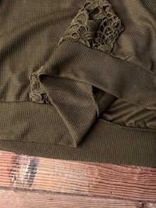 Rusticease Sweatshirt Ukuran Besar Warna Polos dengan Patchwork Renda untuk Musim Gugur, Acara Malam Formal, Pesta Malam, Kasual Elegan, Warna Hitam, Cocok untuk Halloween - Olive Green - View 9