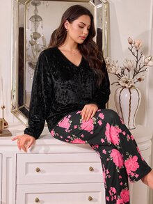 MuseNap CURVE Plus Size Autumn/Winter Velvet V-Neck Long Sleeve Top And Black With Pink Floral Print Pants 2 Pieces Pajama Set Loungewear - Multicolor - View 6