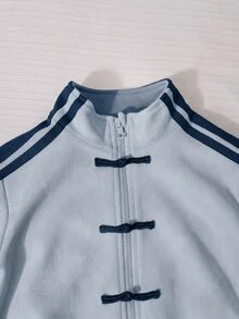 SHEIN Elladie kids 女款新中式國風青蛙鈕扣麂皮夾克，立領，對比色側條紋，彈性下擺，休閒復古運動短版上衣，春秋款 - 藍色 - 查看 5