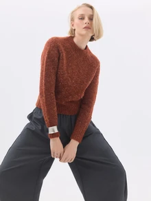 KÆRIA Hus Suéter de cuello redondo con bajo profundo - Punto texturizado cepillado - Óxido quemado multicolor jaspeado - Cuello alto, minimalista - Rojo - Ver 5