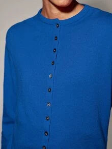 Anewsta Essential Cardigan Rajut Lengan Panjang Ringan Wanita Warna Merah Terang, Kerah Bulat, Kancing Kecil, Potongan Ramping, Serbaguna untuk Perjalanan Sehari-hari - Biru - View 9