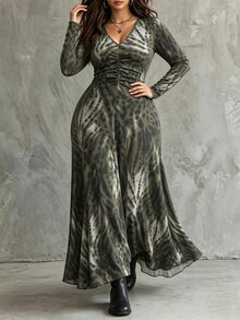 SHEIN LUNE CURVE Đầm size lớn họa tiết vintage cổ chữ V nhún tay dài ôm dáng tay loe - màu xanh lá - Xem 6