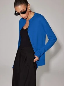 Anewsta Essential Cardigan Rajut Lengan Panjang Ringan Wanita Warna Merah Terang, Kerah Bulat, Kancing Kecil, Potongan Ramping, Serbaguna untuk Perjalanan Sehari-hari - Biru - View 5