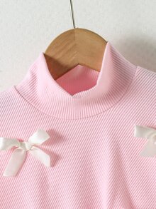 SHEIN 女童秋冬新款休閒兩件套｜不對稱上衣配3D蝴蝶結裝飾，半高領羅紋針織抓絨素色粉色羅紋針織面料上衣＋長褲 - 粉色 - 查看 6