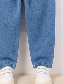 SHEIN Vintaside Kids 男童牛仔長褲，四季新款，時尚休閒，中藍色水洗牛仔，彈性腰頭，結合牛仔破洞水洗工藝，錐形褲管剪裁，柔軟舒適面料，百搭日常時尚風格，適合日常穿著、聚會、外出等，四季新款男童牛仔長褲 - 中等水洗藍 - 查看 7
