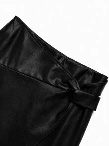 SHEIN Clasi 女款 PU 皮革不對稱下擺扭腰裙，夏季女用 - 黑色 - 查看 4