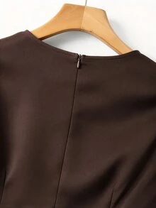 SHEIN 女款緞面圓領長袖上衣，側面抓褶蕾絲飾邊不對稱下擺，酒紅色優雅外出秋季襯衫 - 咖啡棕 - 查看 5