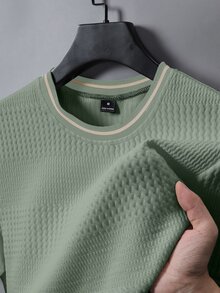 Manfinity Homme Kaos Rajut Jacquard Pria Warna Polos dengan Kerah dan Manset Bertekstur. - Hijau - View 3