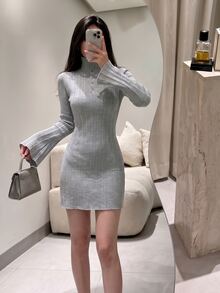 Modelyn فستان صوفي نسائي بياقة عالية ضيق الجسم بأكمام طويلة، خريف/شتاء - رمادي - مشاهدة 1