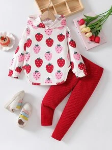 SHEIN Playful Pals 女童 2 件組可愛草莓印花羅紋連帽長袖上衣與純紅色內搭褲套裝，甜美風 - 紅色 - 查看 4