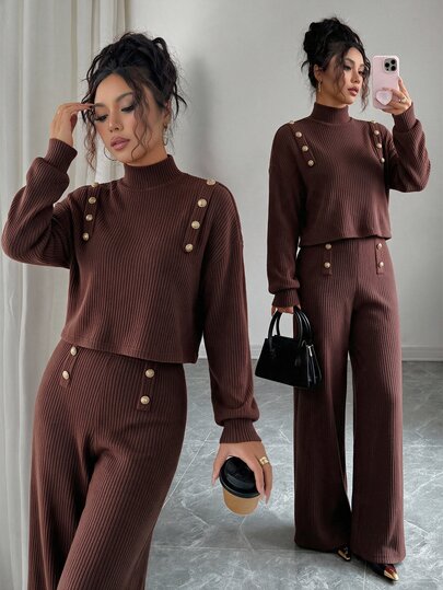 Elenzga Conjunto de 2 piezas Maillard de punto acanalado con cuello alto para mujer, otoño/invierno, top con botones metálicos y manga corta de pétalo, pantalones de cintura alta y pierna ancha