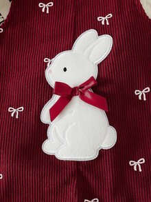 SHEIN Playful Pals 女嬰 0-3 歲 春/秋 心形印花燈芯絨連身褲，休閒風格，胸前裝飾毛絨兔子與 3D 蝴蝶結，適合日常穿著 - 酒紅色 - 查看 4