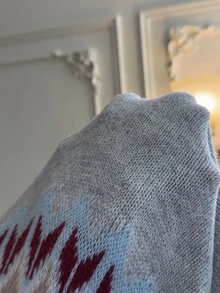Feyla Damklänning i stickat material med geometriskt mönster, volangkant, ståkrage, raglanärm och lång ärm - Grå - Visa 7