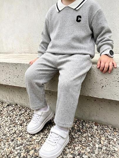 SHEIN Playful Pals Conjunto de 2 piezas de punto acanalado para niños pequeños, top de manga larga con cuello blanco en contraste y pantalones elásticos, diseño de letra, cumpleaños, otoño, estilo western
