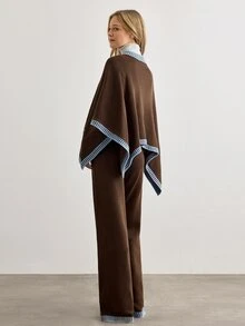 SHEIN طقم بونشو محبوك بني شوكولاتة مع حواف متباينة، كنزة كيب فضفاضة وبنطال واسع الساق متناسق - بني - مشاهدة 3
