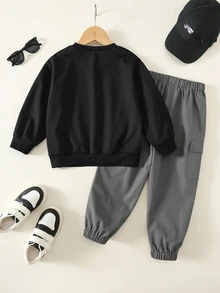 SHEIN 2件組兒童小男孩秋冬休閒圓領長袖套頭運動衫與長褲套裝，綠色 - 灰色 - 查看 2