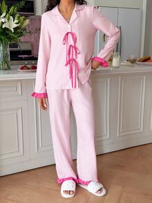 SweetSlumber Set Piyama Wanita Kasual untuk di Rumah: Celana Panjang Lengan Panjang Motif Garis-garis dengan Warna Kontras dan Hiasan Pita - MultiWarna - View 3