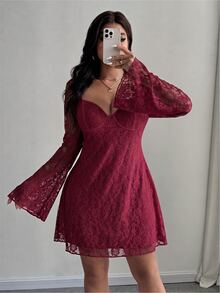 SHEIN Unity 大尺碼優雅白色蕾絲喇叭袖洋裝，秋季女款婚禮雞尾酒會約會晚裝 - 紅色 - 查看 2