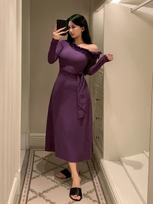 DAZY فستان نسائي كاجوال يومي للنوم والمنزل بكتف غير متماثل وحافة مكشكشة - الأزرق - مشاهدة 6