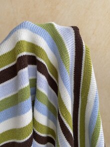Soleia Gaun Sweater Wanita Bergaris dengan Hiasan Manik-Manik dan Blok Warna - MultiWarna - View 7