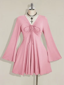 SHEIN ICON 女款大尺碼秋冬保暖性感簡約優雅胸部抓褶繫帶喇叭袖V領修身下擺寬鬆黑色針織迷你洋裝 - 粉色 - 查看 3