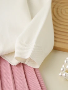 SHEIN 女童秋冬新款白色卡通重磅刺繡泰迪熊圓領落肩長袖針織毛衣 + 粉色可愛短百褶裙針織套裝，柔軟舒適面料，適合春秋單穿、冬季疊穿，適用於假期、出遊、聚會、觀光、購物、休閒穿著 - 粉色 - 查看 6