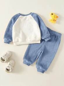 SHEIN 中性嬰兒男/女童、幼兒 2件組秋冬加厚抓絨休閒可愛長頸鹿運動衫套裝，嬰兒運動服，嬰兒冬季衣物，萬聖節 - 藍色 - 查看 2