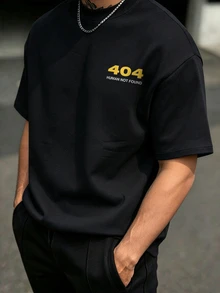 Manfinity Homme 男士大尺碼經典小標誌 403 印花修身 T 恤，適合日常穿著與聚會 - 黑色 - 查看 1