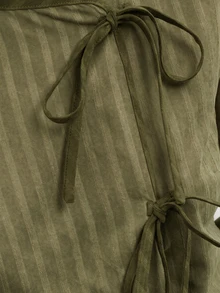 Nöista Jaket Ringan dengan Detail Piping Kontras dan Tali Pengikat - Hijau Tentara - View 9