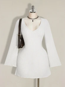 SHEIN ICON 女款大尺碼秋冬保暖復古優雅通勤簡約V領喇叭袖毛絨羅紋黑色緊身洋裝 - 白色 - 查看 1