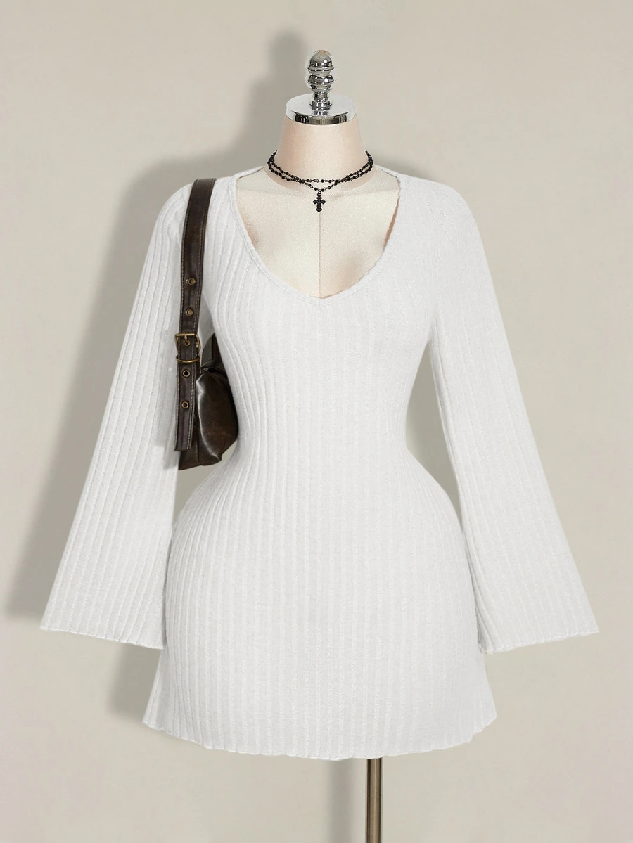 SHEIN ICON 女款大尺碼秋冬保暖復古優雅通勤簡約V領喇叭袖毛絨羅紋黑色緊身洋裝 - 白色 - 查看 1