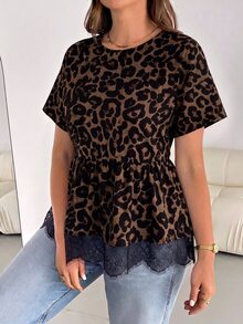 SHEIN Essnce 女款春夏時尚休閒優雅寬鬆舒適日常百搭顯瘦豹紋蕾絲飾邊下擺短袖娃娃衫 - 彩色 - 查看 7