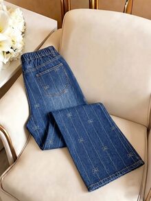 GlowEve CURVE Celana Jeans Denim Biru Bergaris Kancing Rhinestone Kasual Musim Dingin untuk Pakaian Sehari-hari dan Pesta, Serbaguna, Ukuran Plus untuk Wanita - Medium Wash - View 3