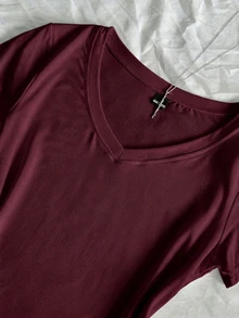 SHEIN EZwear 3件組女款春夏V領修身T恤，龐克次文化動漫純色基礎款V領短袖修身T恤 - 彩色 - 查看 4