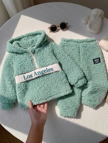 SHEIN 男嬰可愛休閒秋冬米色毛絨連帽衛衣與鬆緊腰長褲套裝 - 綠色 - 查看 1