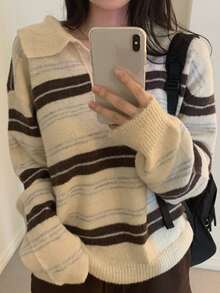 DAZY Sweater Lengan Panjang Wanita Motif Garis-Garis Kontras Warna dengan Kancing Setengah Plaket untuk Musim Gugur - Krem - View 4